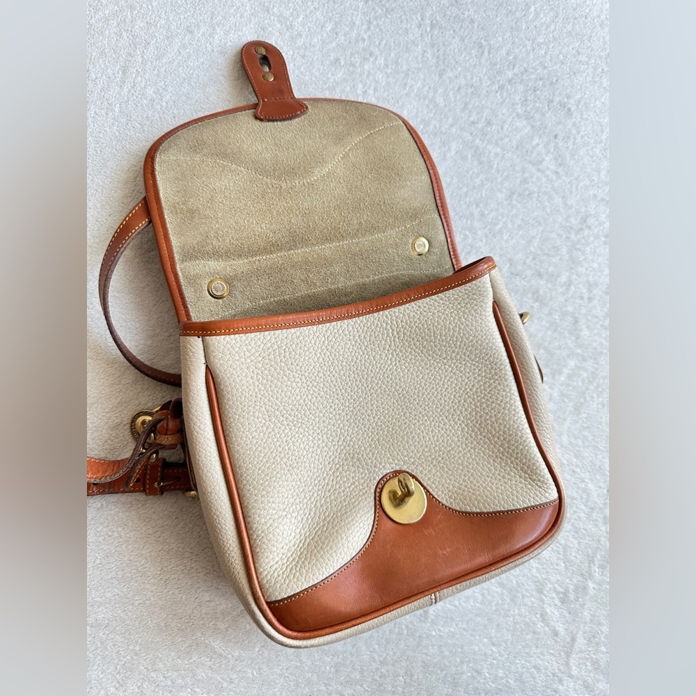 Dooney & Bourke Vintage Crossbody Bag in Ivory and British Tan Classic - Picture 9 of 17